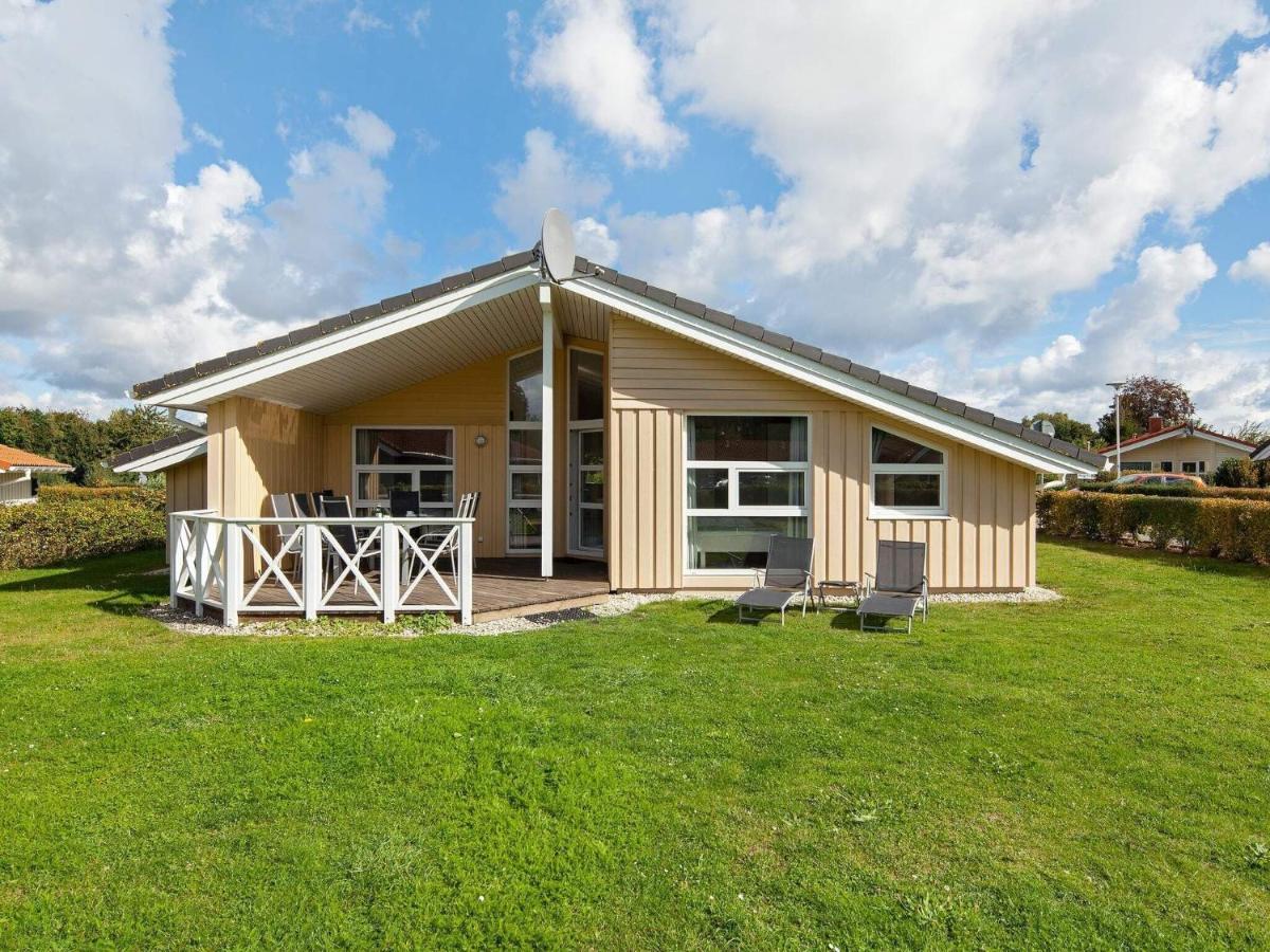 12 Person Holiday Home In Grömitz מראה חיצוני תמונה